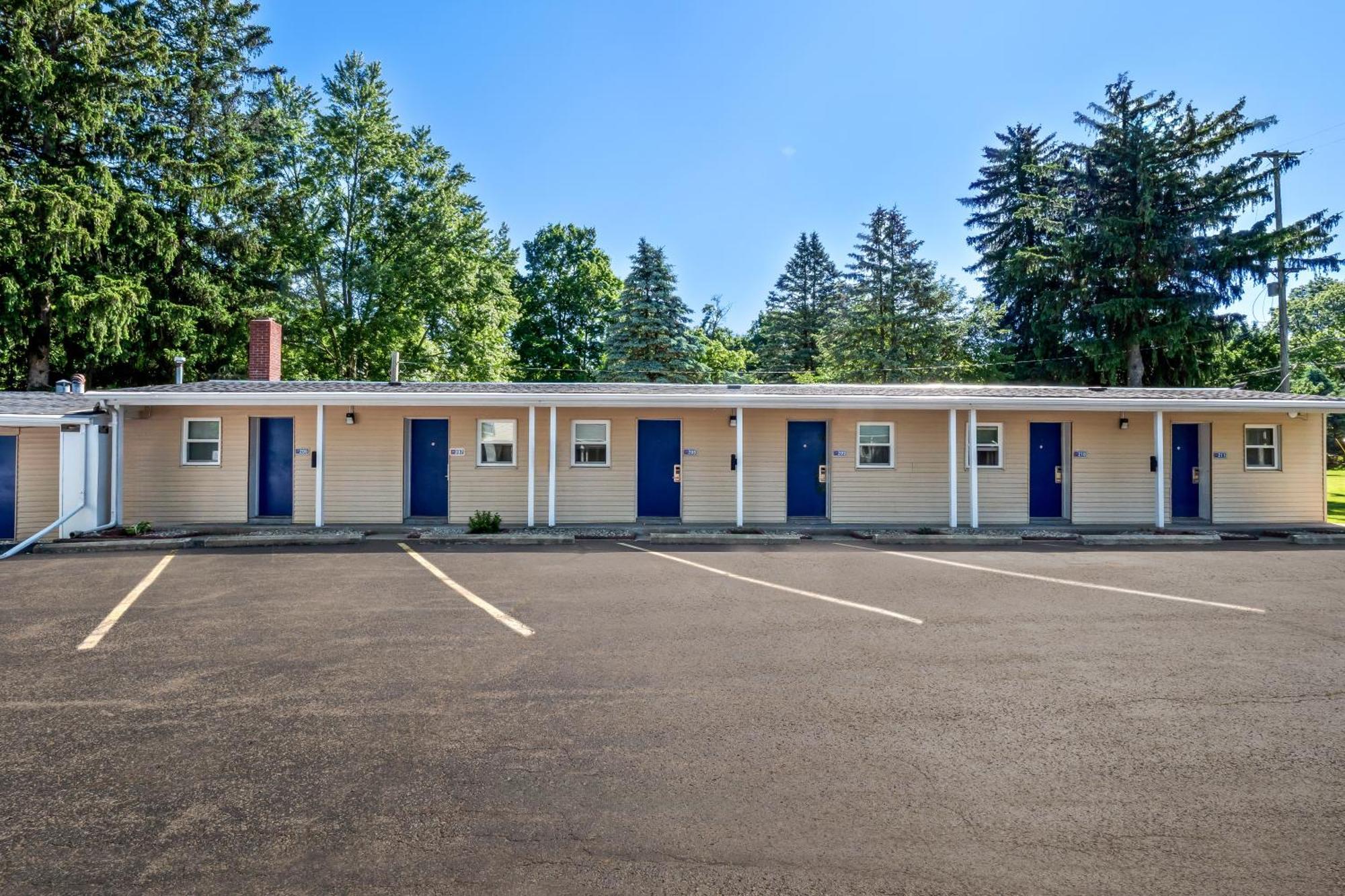 Americas Best Value Inn Jonesville/Hillsdale Extérieur photo
