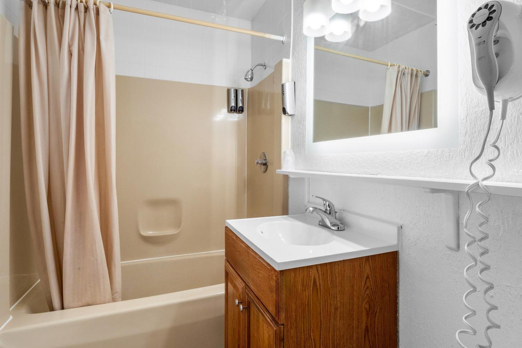 Americas Best Value Inn Jonesville/Hillsdale Extérieur photo