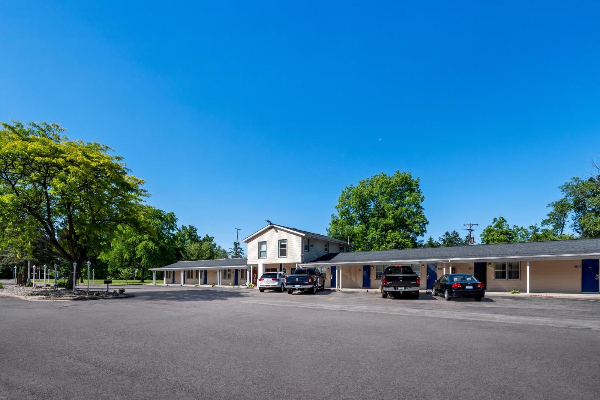 Americas Best Value Inn Jonesville/Hillsdale Extérieur photo